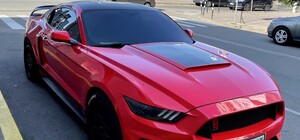 Резвый и быстрый: в Киеве заметили редкий спорткар 