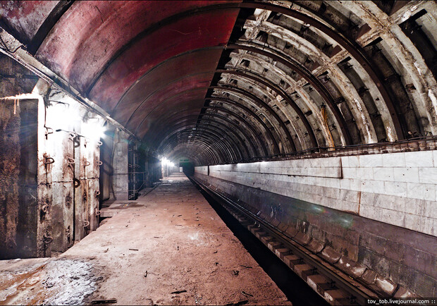 В КГГА хотят достроить станцию метро "Львовская брама". Фото: tov-tob.livejournal.com