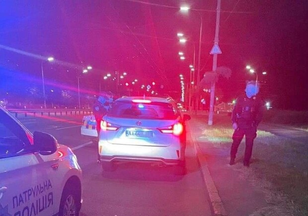 Полиция лишила прав водительницу, которая припарковалась в немположенном месте. Фото: Патрульная Полиция КИева