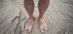 Напал на школьника: на Салтовке абсолютно голый мужчина бросался на прохожих