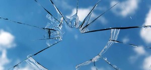 Устроил дебош: в Днепре мужчина разгромил ломбард