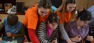 Синяки, раны и коричневые зубы: интернат под Одессой попал в скандал