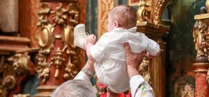 Хочеш дитину – молись: до Львова привезуть ікону з мощами святого Герарда