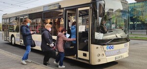 Ни ПЦР-тестов, ни COVID-сертификатов: как в Запорожье работает транспорт