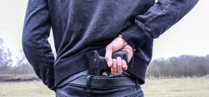 Не поділили дорогу: біля Львова чоловік обстріляв трактор