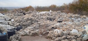 Опасная свалка химических отходов под Запорожьем: в полиции сообщили подробности