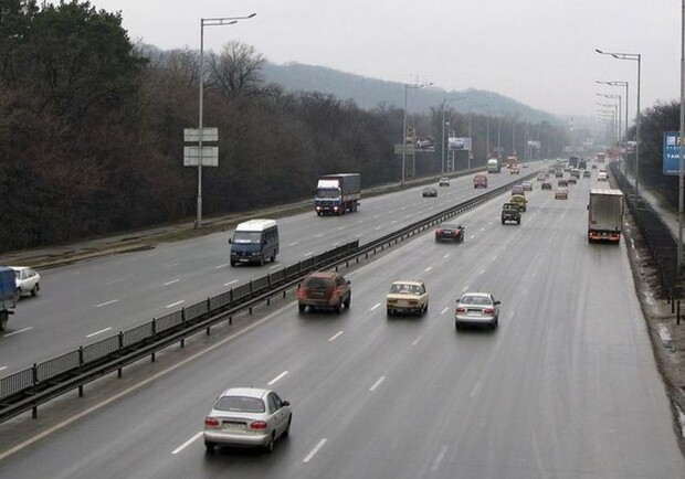 С завтрашнего дня по Киеву нельзя будет ездить быстрее 50 км/час. 