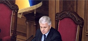 Всенощная в Лавре: Литвина увезли на 