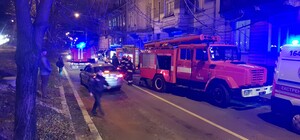 У центрі Львова невідомі увірвалися у салон краси, пограбували працівниць і підпалили