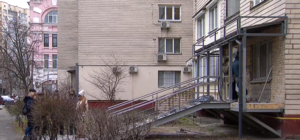 В доме на Печерске киевлянин строит офис прямо над газовой трубой