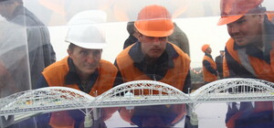 Дарницкий мост вздулся по плану – уже залатали