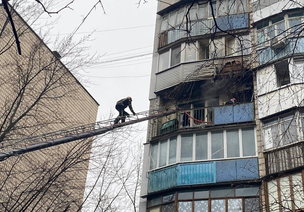 В Киеве на Чоколовке в многоэтажке загорелась квартира: погиб мужчина. 