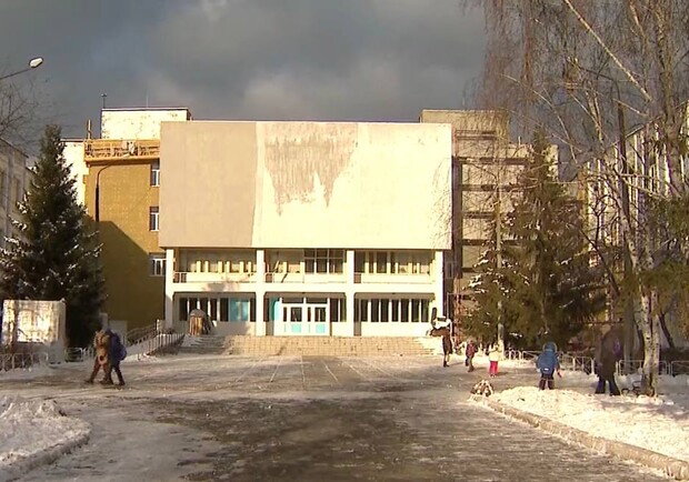 В школе Киева старшеклассница стала жертвой буллинга. 