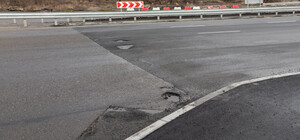 На недавно новом участке Большой окружной уже появились ямы