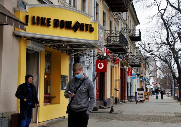 Втрачена Одеса: як вивіски та реклама знищують архітектурний вигляд міста