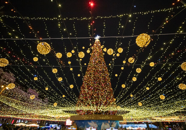 Когда на Софийской площади в Киеве начнут разбирать новогоднюю елку. 