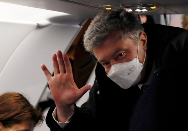 Петр Порошенко прилетел в Украину: как его встретили в аэропорту. 