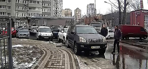 Полиция расследует действия патрульных, которые отпустили автохама, избившего прохожего