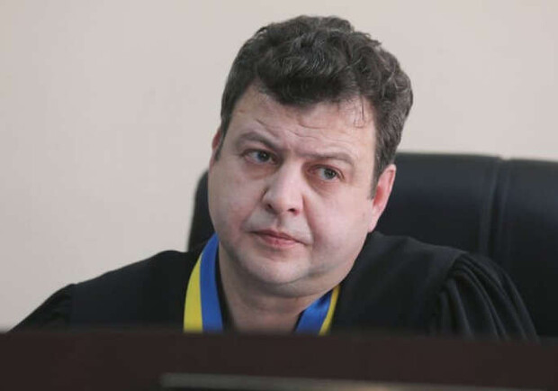Судья, который избрал меру пресечения для Порошенко, внезапно ушел в отпуск. 