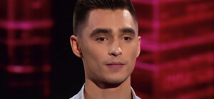 Педагог из Днепра развернул кресло 