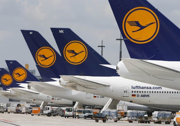 Lufthansa перенесла три киевских рейса из-за угрозы нападения РФ. 