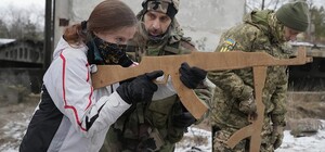 Под Киевом прошли учения бойцов территориальной обороны