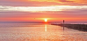 Сегодня в Одессе наблюдали удивительный рассвет, но через час пошел снег