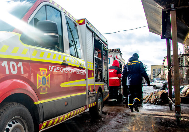 В Киеве на человека упал 9-тонный станок: мужчина погиб. 