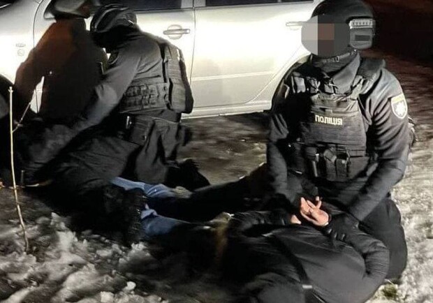 В Киеве трое полицейских похитили мужчину и требовали 12 тысяч долларов. 