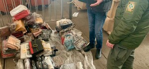 Нелегальні Gucci та Prada: іноземець намагався ввезти до Одеси 