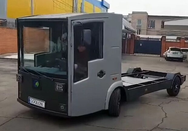 В Україні випустили першу електровантажівку вітчизняного виробництва. 