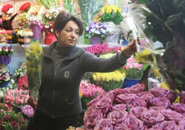 В День всех влюбленных в Киеве ограбили цветочный магазин - видео. 