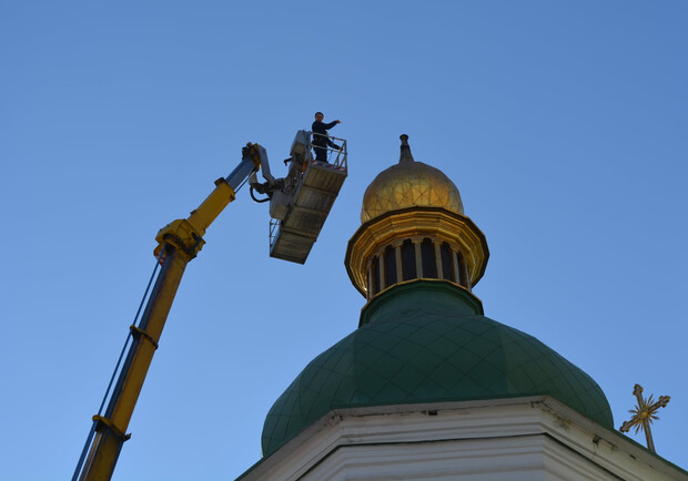 Хрест, який упав з куполу Софіївського собору, почали реставрувати. 