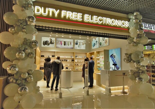 В аеропорту "Жуляни" з'явився перший в Україні магазин електронних товарів. 