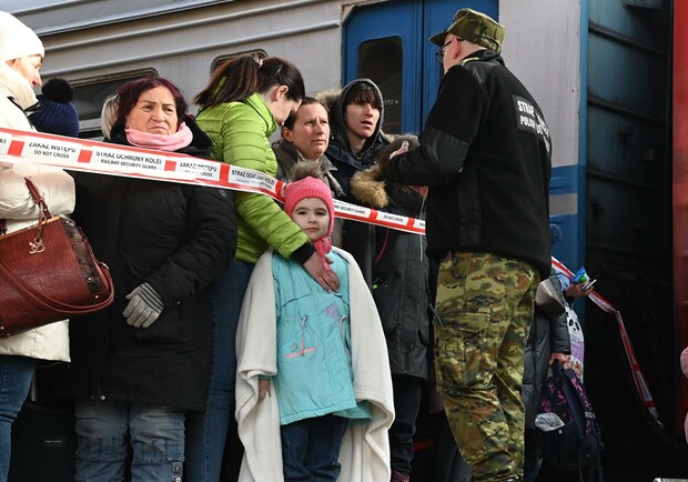 Где беженцам из Украины найти жилье и помощь в Европе 