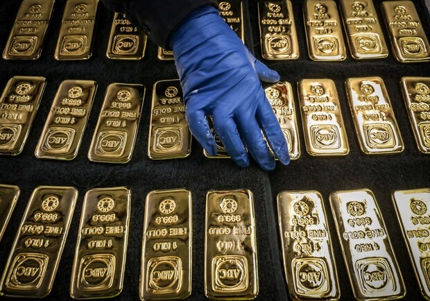 Для Украины зарезервировали почти половину золотовалютных запасов россии 