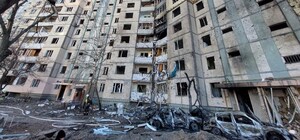 В Киеве осколки ракеты попали в жилой дом: подробности ЧП