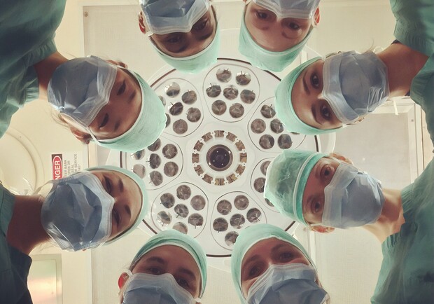 У київських лікарнях поновлюють планові операції - фото: National Cancer Institute/Unsplash
