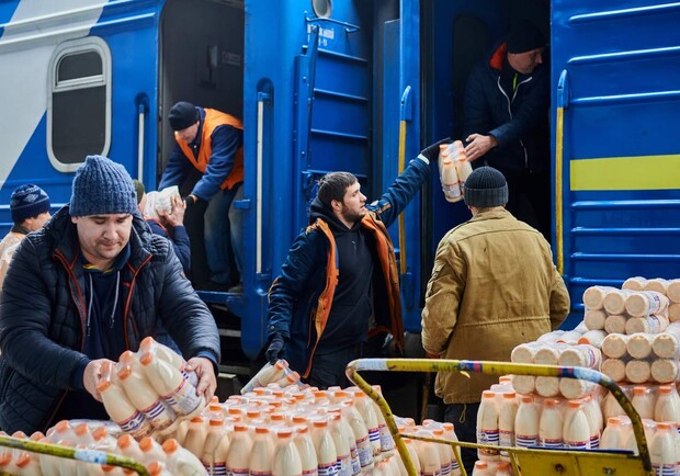 Как во время войны в Украине отправить гуманитарный груз на поездах 