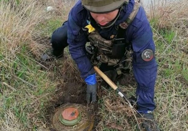 На Київщині знищено понад 11 тисяч вибухонебезпечних предметів - фото: facebook.com/MNS.GOV.UA