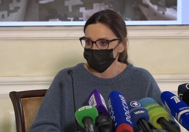 Жена Медведчука Оксана Марченко дала пресс-конференцию в Москве. 