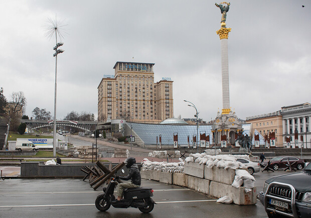До Києва щоденно повертаються десятки тисяч жителів: виникли проблеми на дорогах. 