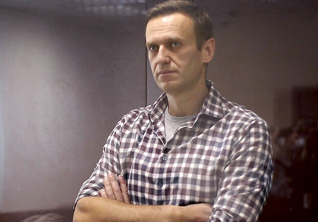 Убитый в Буче однофамилец Навального действительно был его родственником. 