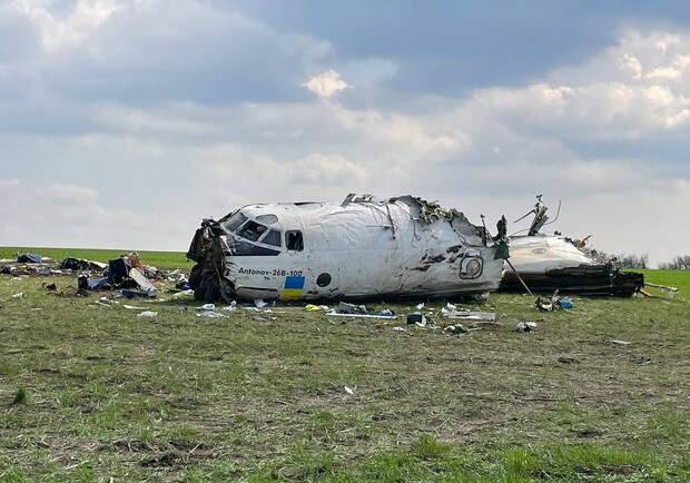 В Запорожской области утром упал самолет Ан-26. 