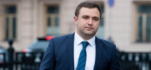 Депутата партії 