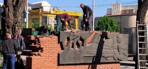 У Дніпрі масово демонтують пам’ятники з радянською символікою