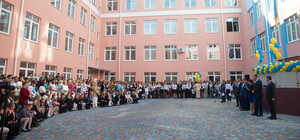 Когда в Киеве восстановят поврежденные школы и детские сады