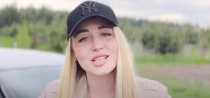 Молодая учительница в эвакуации записала клип про Харьков (видео)