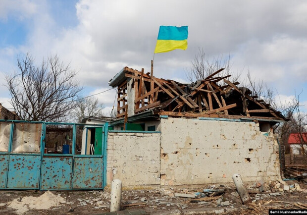В селе на Киевщине лейтенант РФ приказывал расстреливать авто с гражданскими. 
