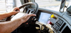 На зарплату в 20 000 гривен: в Безлюдовке ищут водителя грузового автомобиля